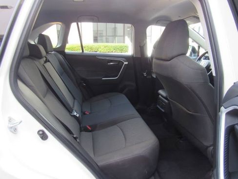 Used 2025 Toyota RAV4 XLE image 25