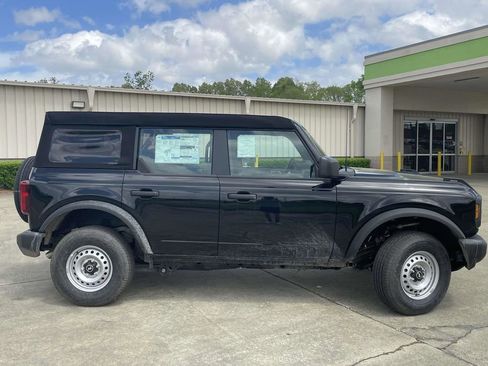 New 2025 Ford Bronco 4-Door image 2