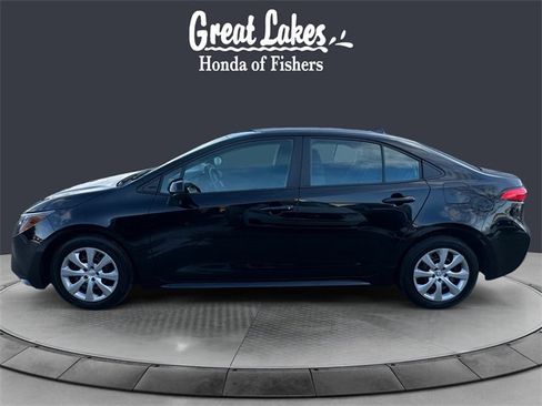 Used 2025 Toyota Corolla LE image 2