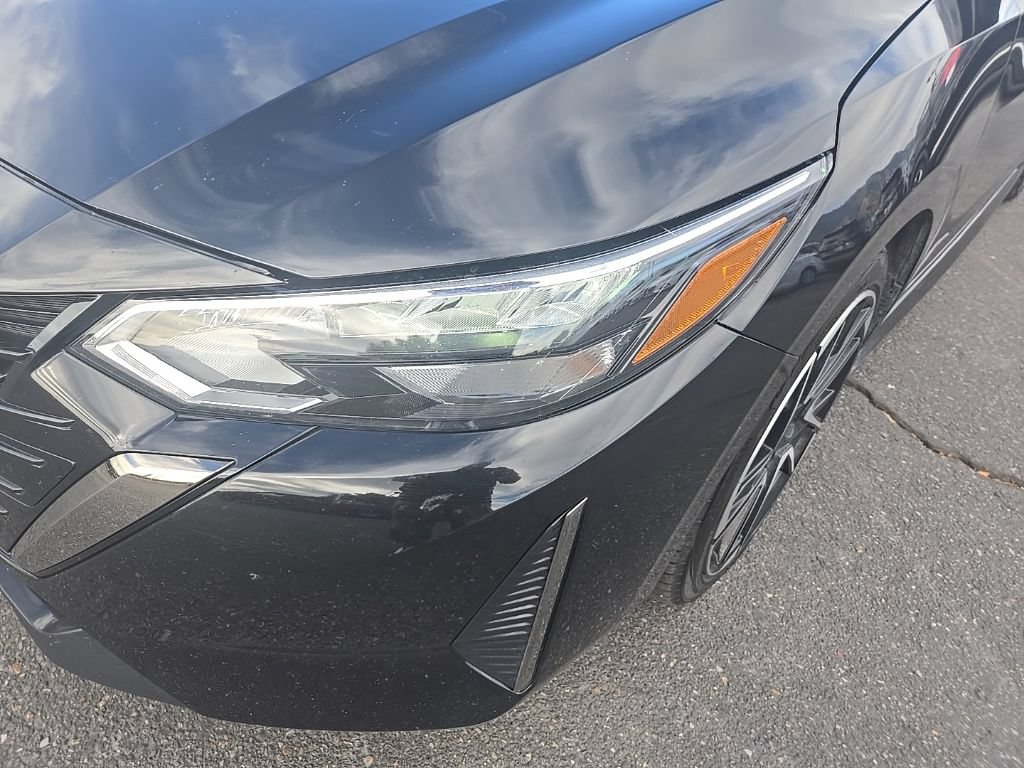 Used 2025 Nissan Sentra SR FWD image 32