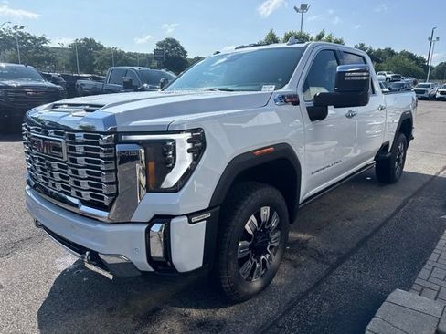 New 2026 GMC Sierra 2500 Denali w/ Denali Reserve Package AWD/4WD image 3