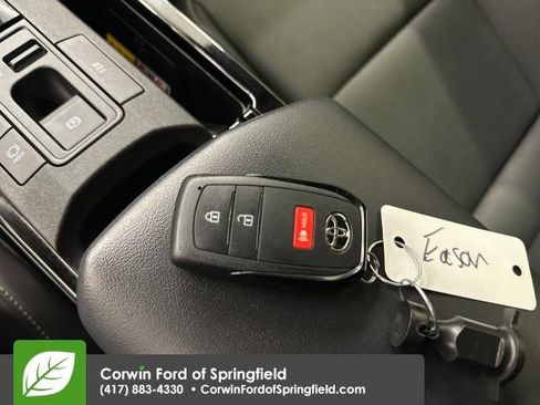 Used 2024 Toyota Prius XLE image 21