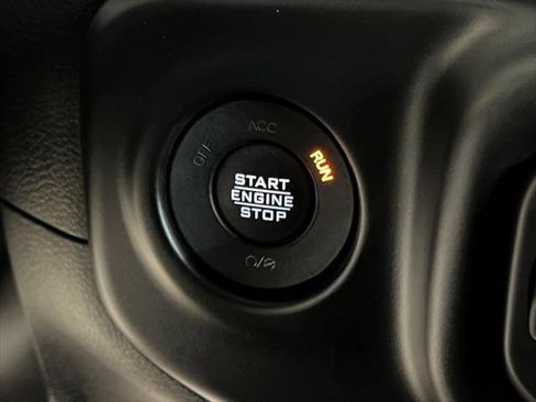 Certified 2022 Jeep Wrangler Unlimited Sahara w/ Cold Weather Group image 32