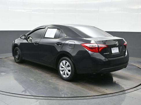 Used 2015 Toyota Corolla LE FWD image 5