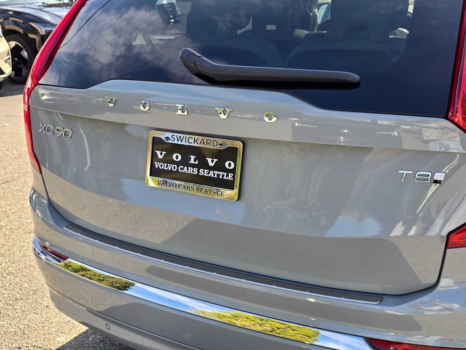 Certified 2025 Volvo XC90 T8 Ultra w/ Protection Package Premier AWD/4WD image 16