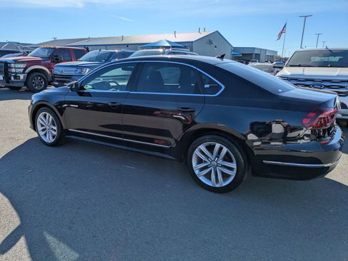 Used 2017 Volkswagen Passat 1.8T SE image 6