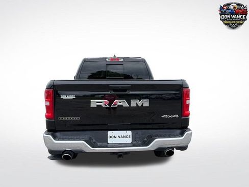 Used 2025 RAM 1500 Big Horn AWD/4WD image 4