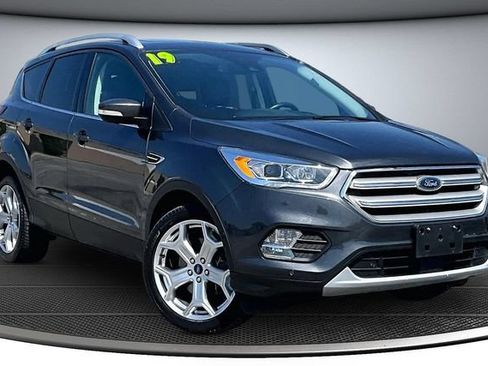 Used 2019 Ford Escape Titanium AWD/4WD image 3