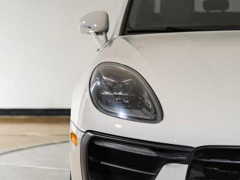Used 2023 Porsche Macan AWD/4WD image 53