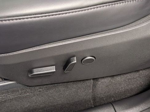 Used 2022 Tesla Model Y Long Range image 10