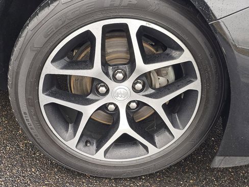 Used 2017 Buick Regal Sport Touring image 18