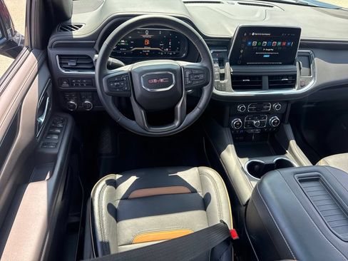 Used 2024 GMC Yukon AT4 w/ AT4 Premium Package AWD/4WD image 15