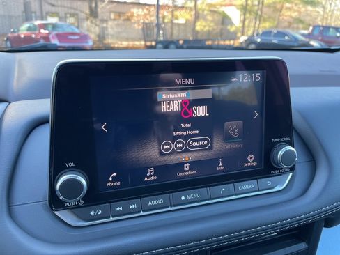 Used 2023 Nissan Rogue SV image 10