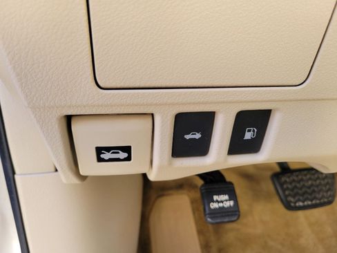 Used 2013 Lexus ES 350 w/ Luxury Pkg image 11