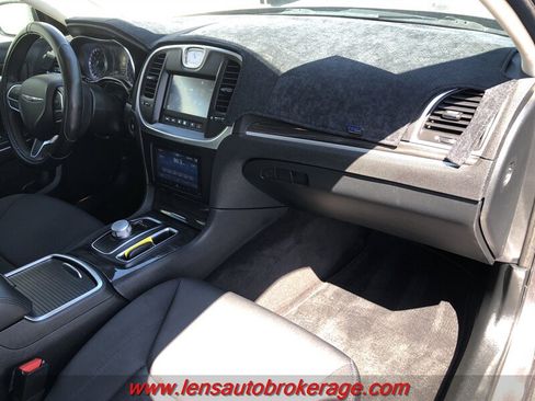 Used 2018 Chrysler 300 Touring w/ Sport Appearance Package RWD image 21