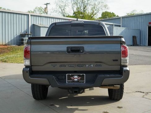 Used 2022 Toyota Tacoma TRD Off-Road w/ Technology Package image 14