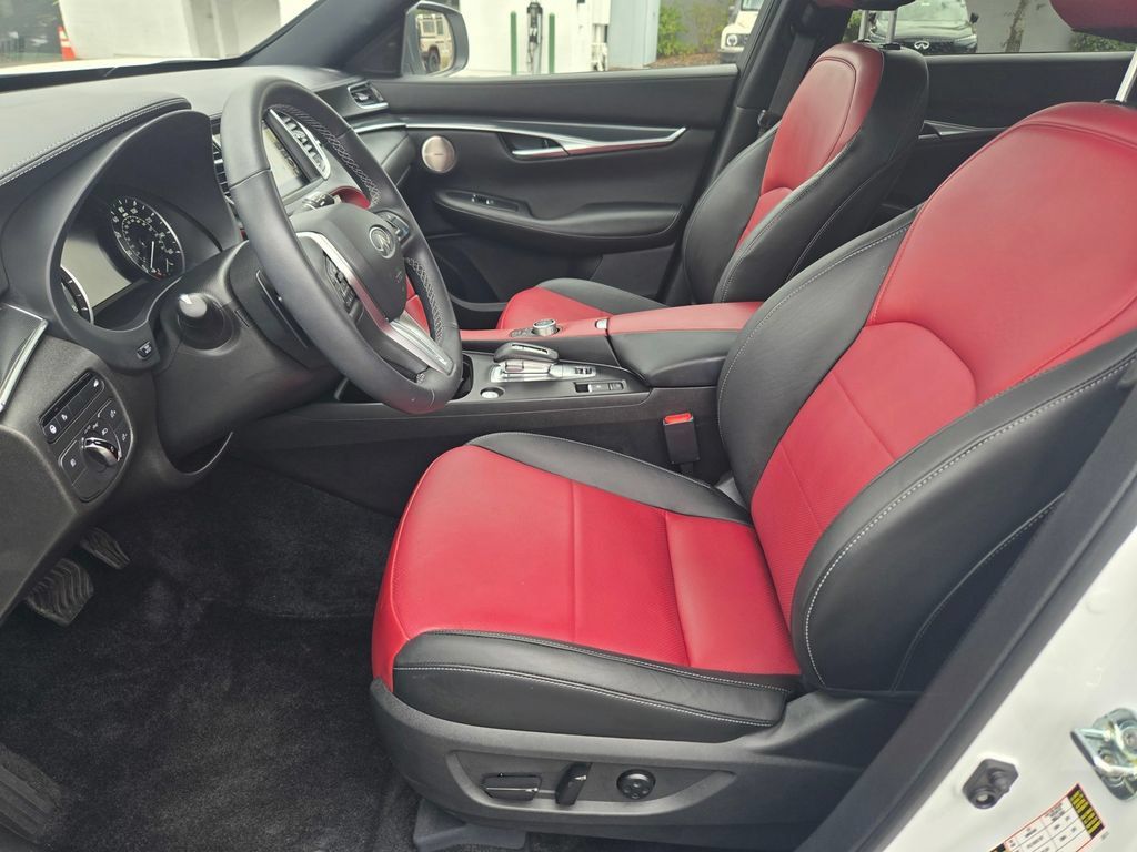 Used 2025 INFINITI QX50 Sport AWD/4WD image 15