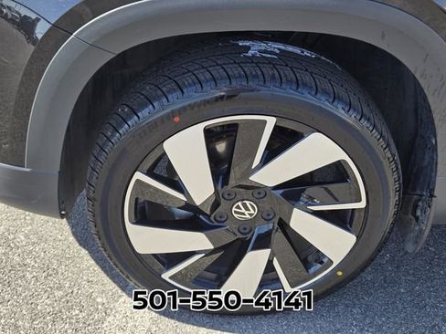 Used 2024 Volkswagen Taos SEL AWD/4WD image 10