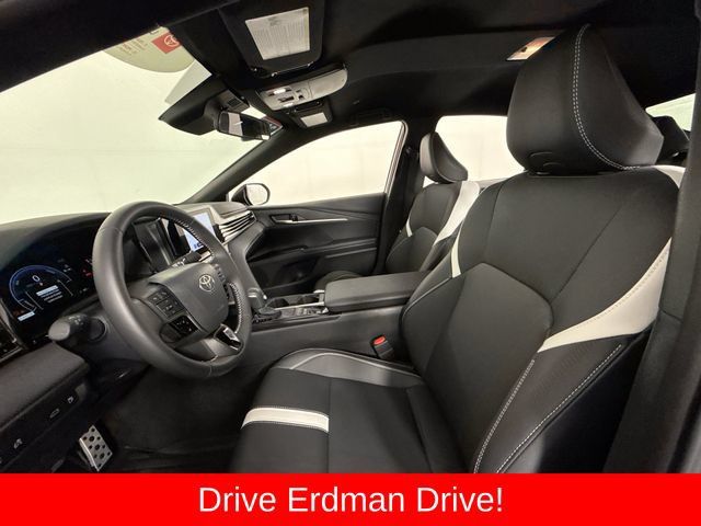 Used 2026 Toyota Camry SE FWD image 6