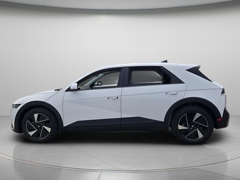 Used 2026 Hyundai Ioniq 5 SE RWD image 3