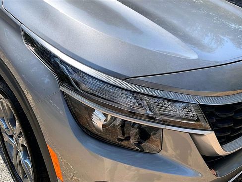 Used 2021 Kia Seltos LX image 31