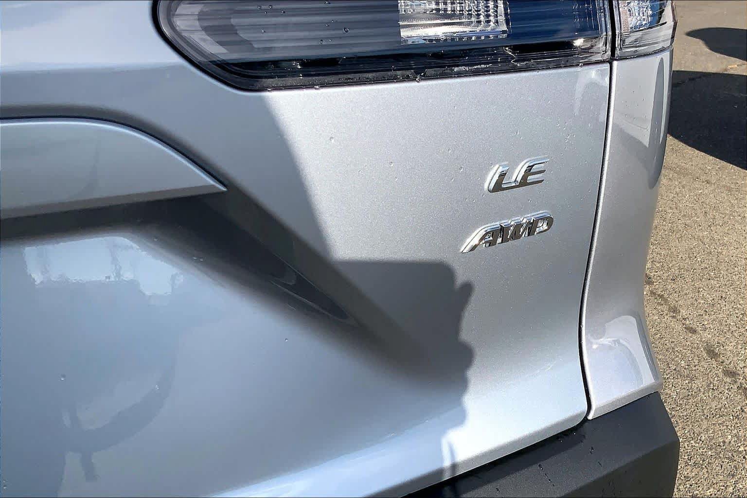 New 2026 Toyota Corolla Cross LE w/ Moonroof Package AWD/4WD image 15