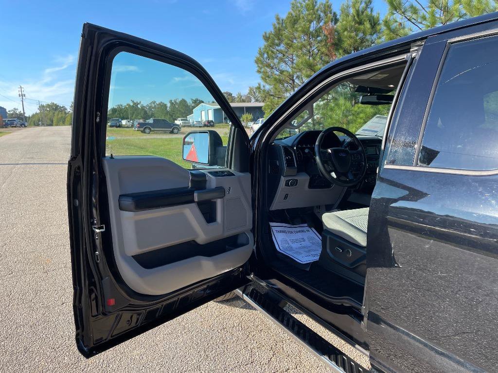 Used 2017 Ford F150 XLT w/ Equipment Group 301A Mid AWD/4WD image 6