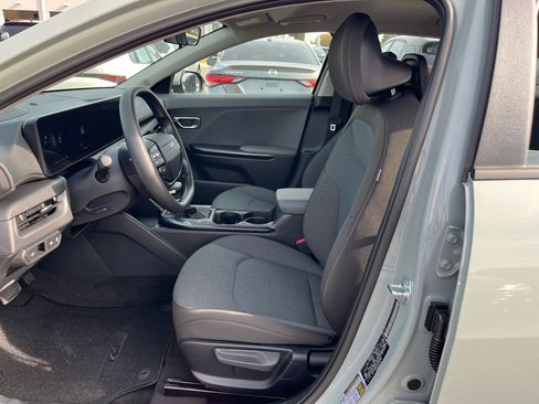 New 2025 Kia K4 LXS image 25