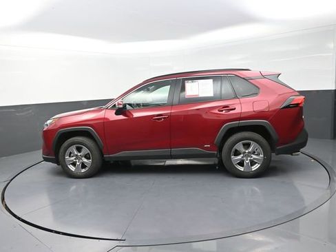 Used 2025 Toyota RAV4 XLE AWD/4WD image 43