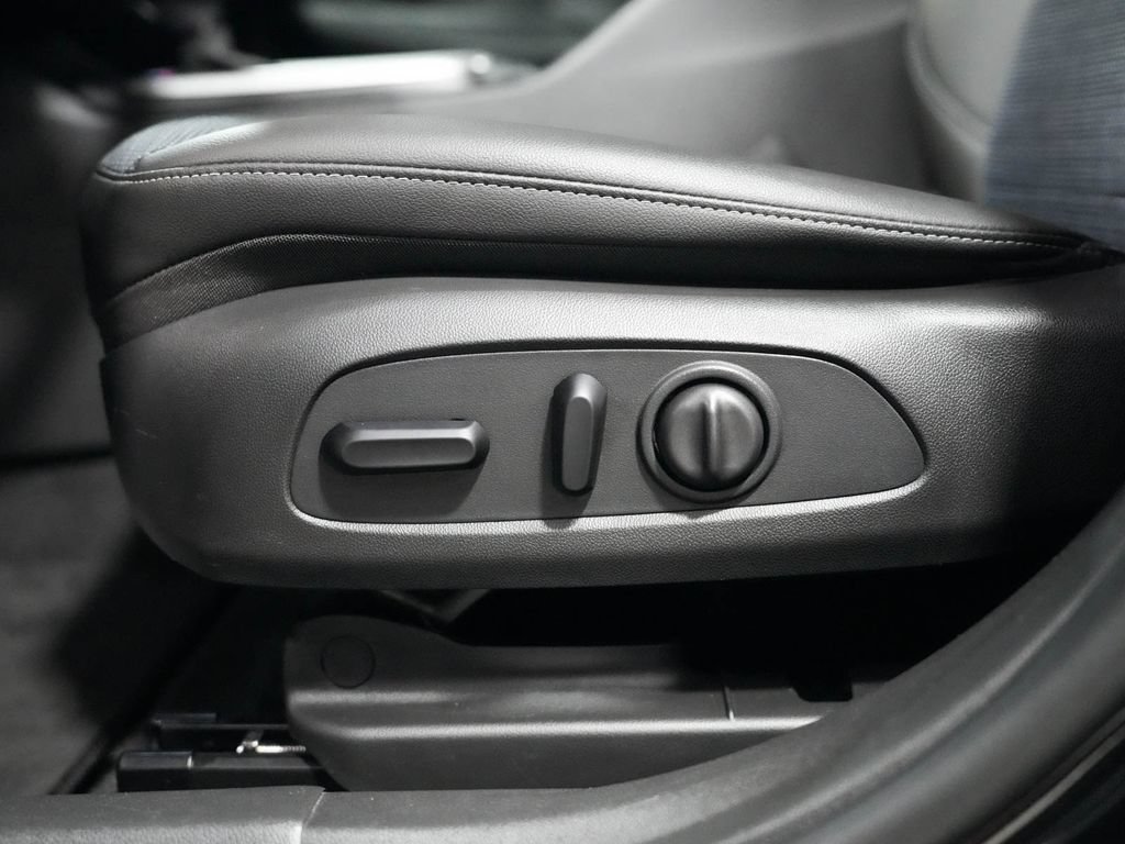 Used 2025 Buick Envista Preferred w/ Convenience I Package FWD image 30
