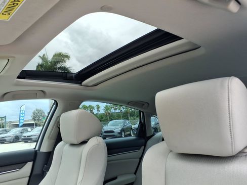 Used 2018 Honda Accord EX image 8