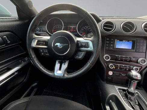 Used 2022 Ford Mustang Coupe RWD image 9
