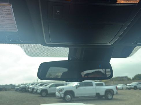 Used 2018 Toyota Tacoma TRD Sport w/ Technology Package AWD/4WD image 18