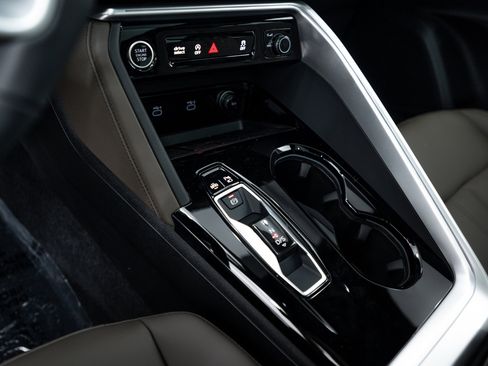 New 2025 Audi Q5 Premium image 11