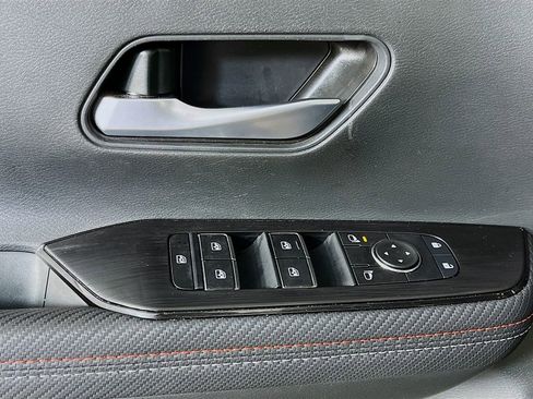 Used 2025 Nissan Kicks SR FWD image 24
