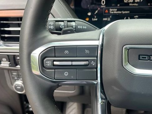 Used 2025 GMC Yukon Denali AWD/4WD image 19