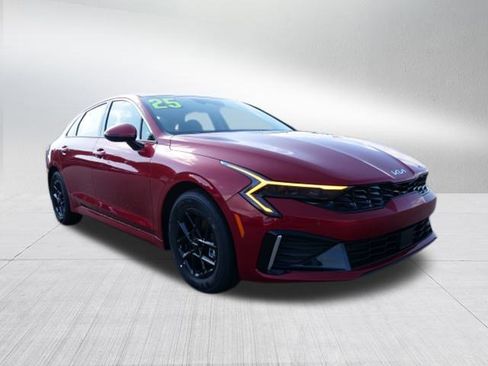 New 2025 Kia K5 LXS image 9