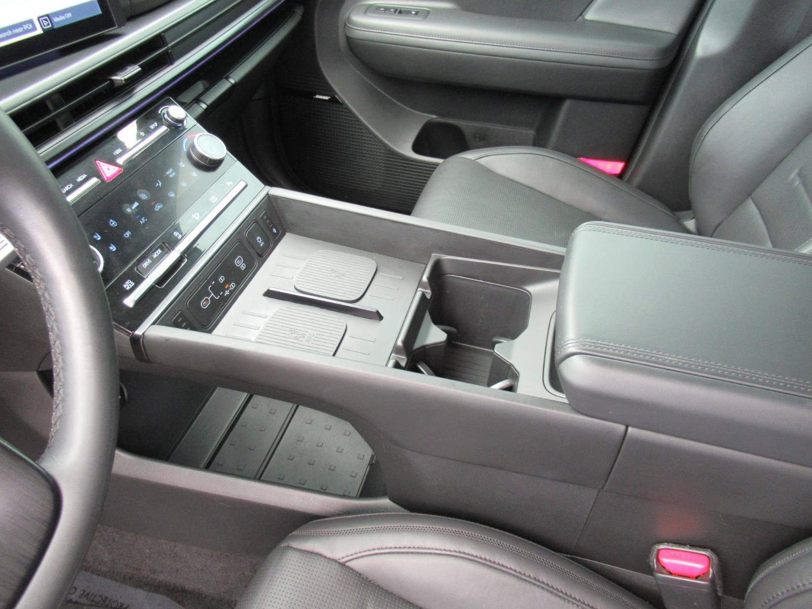 Used 2024 Hyundai Santa Fe Calligraphy FWD image 16