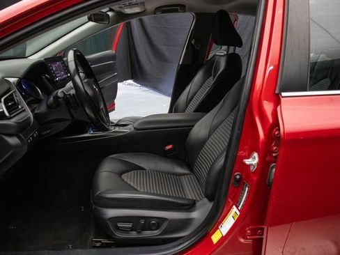 Used 2022 Toyota Camry SE image 26