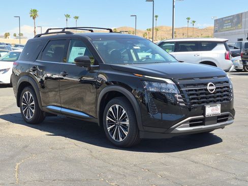 New 2026 Nissan Pathfinder Platinum w/ Accent Package AWD/4WD image 6