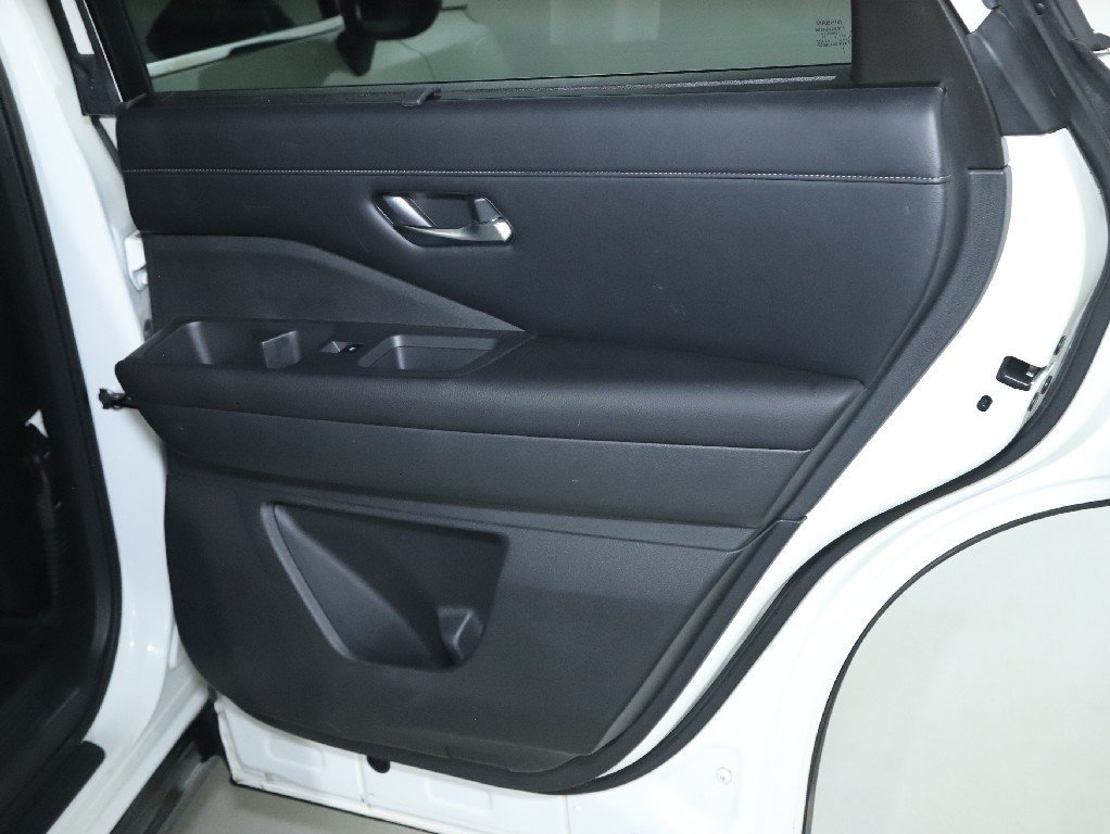 Used 2023 Nissan Pathfinder SL w/ SL Premium Package AWD/4WD image 36