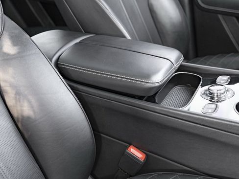 Used 2018 Bentley Bentayga image 42