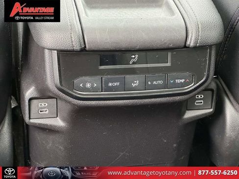 Used 2024 Toyota Grand Highlander AWD image 16