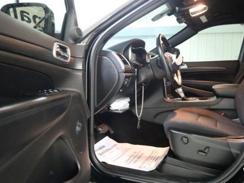 Used 2021 Jeep Grand Cherokee Laredo AWD/4WD image 9