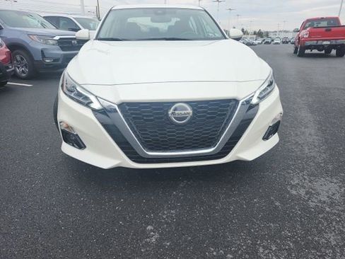 Used 2019 Nissan Altima 2.5 Platinum image 3