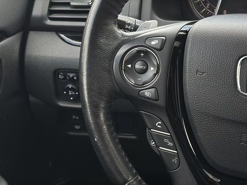 Used 2016 Honda Pilot Touring image 33