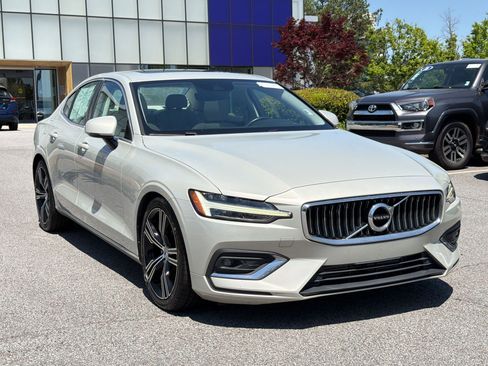 Used 2019 Volvo S60 T5 Inscription image 7