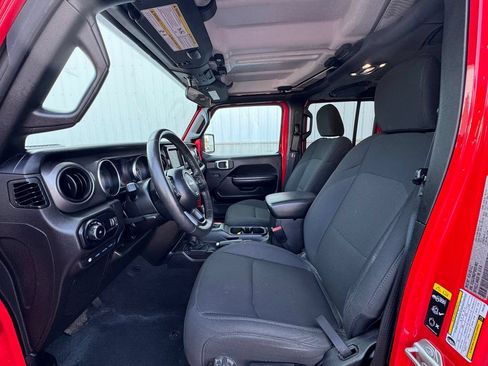 Used 2023 Jeep Wrangler Unlimited w/ Cold Weather Group AWD/4WD image 7