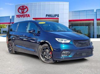 Used 2022 Chrysler Pacifica Limited w/ S Appearance Package video 1