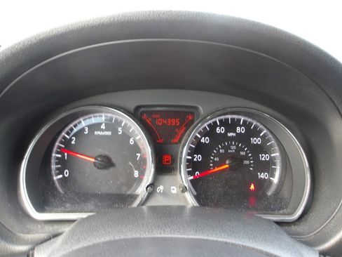 Used 2012 Nissan Versa SV image 13